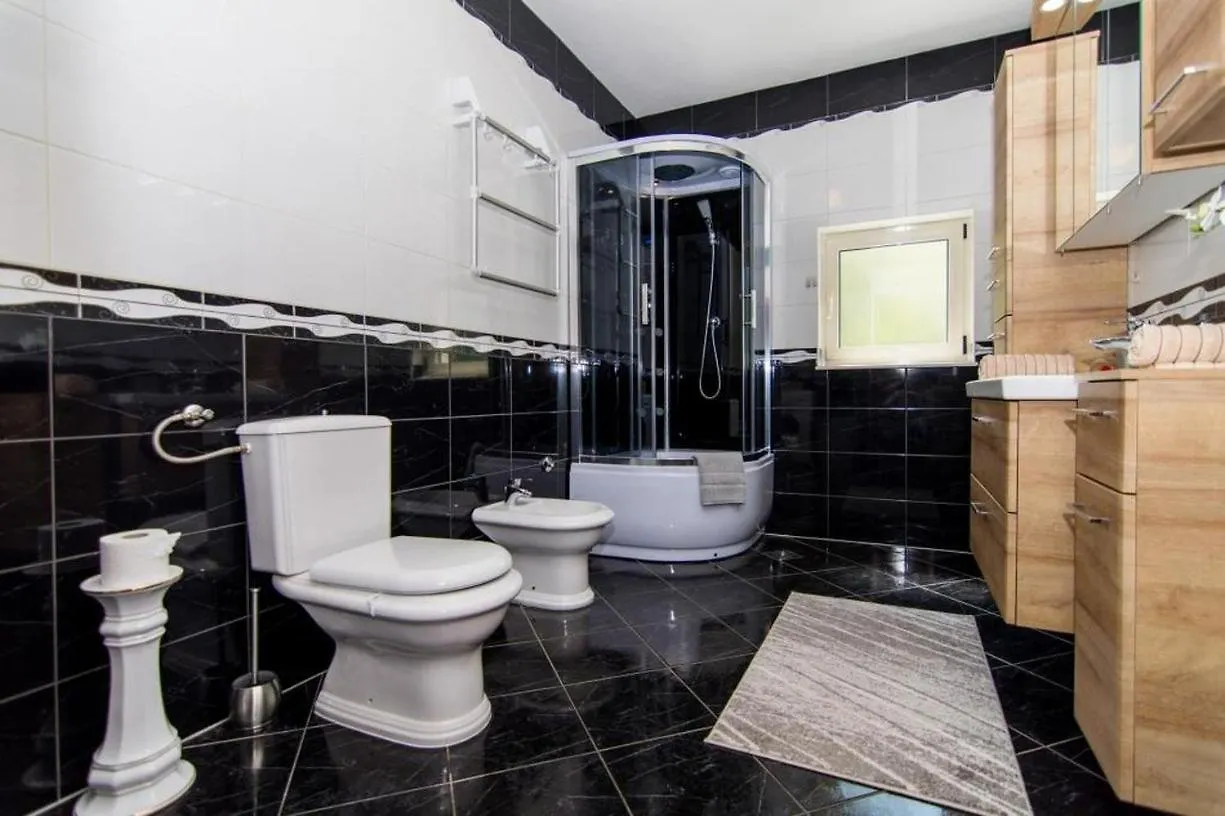 Apartment In Okrug Gornji With Terrace, Air Conditioning, Wifi, Washing Machine 5157-1 Trogir Kroatien