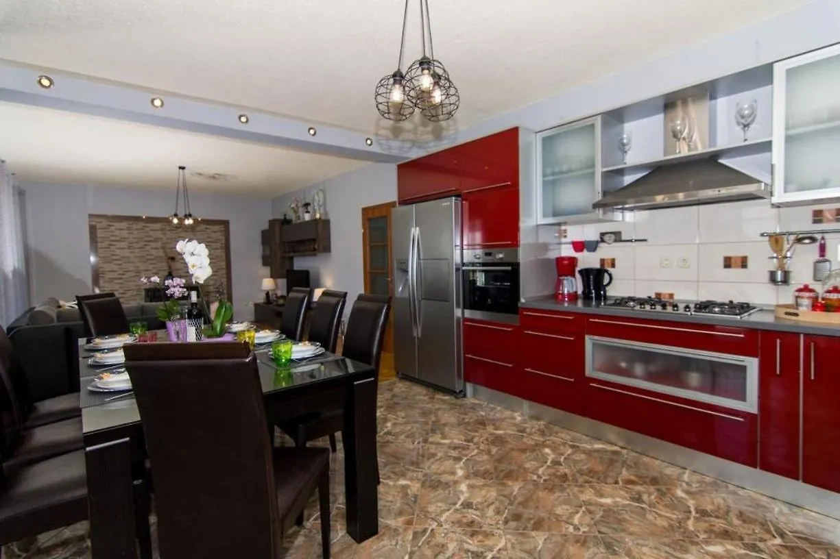 Apartment In Okrug Gornji With Terrace, Air Conditioning, Wifi, Washing Machine 5157-1 Trogir