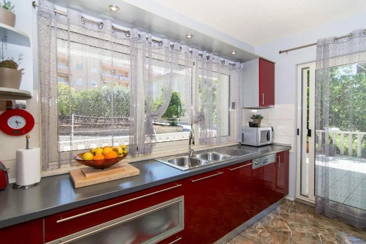 Apartment In Okrug Gornji With Terrace, Air Conditioning, Wifi, Washing Machine 5157-1 Trogir