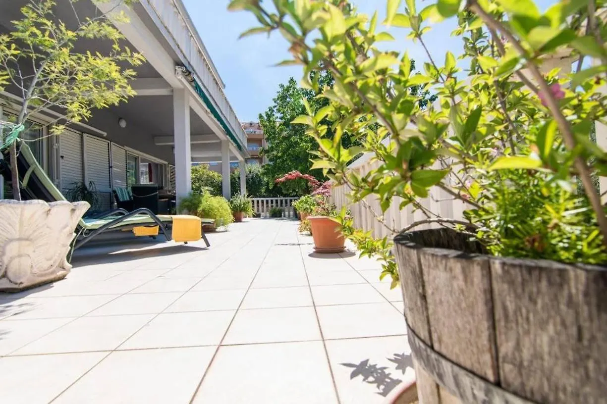 Apartment In Okrug Gornji With Terrace, Air Conditioning, Wifi, Washing Machine 5157-1 Trogir Croatia